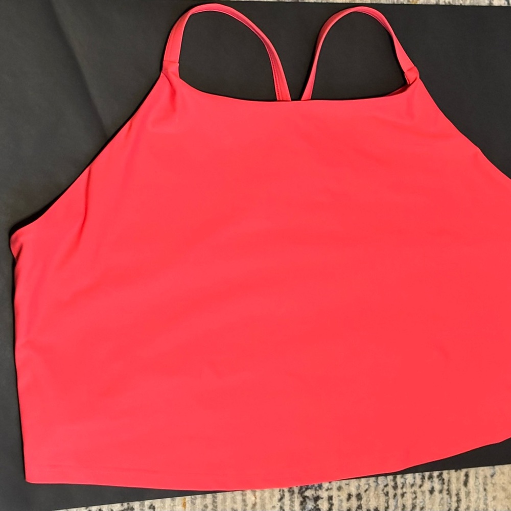 Old Navy Active Powersoft Top in Bright Pink